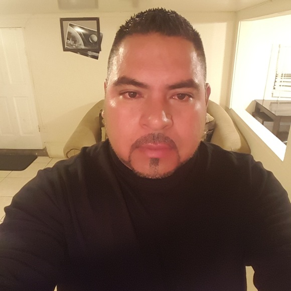 Meet your Posher, Enrique - Picture 4 of 8